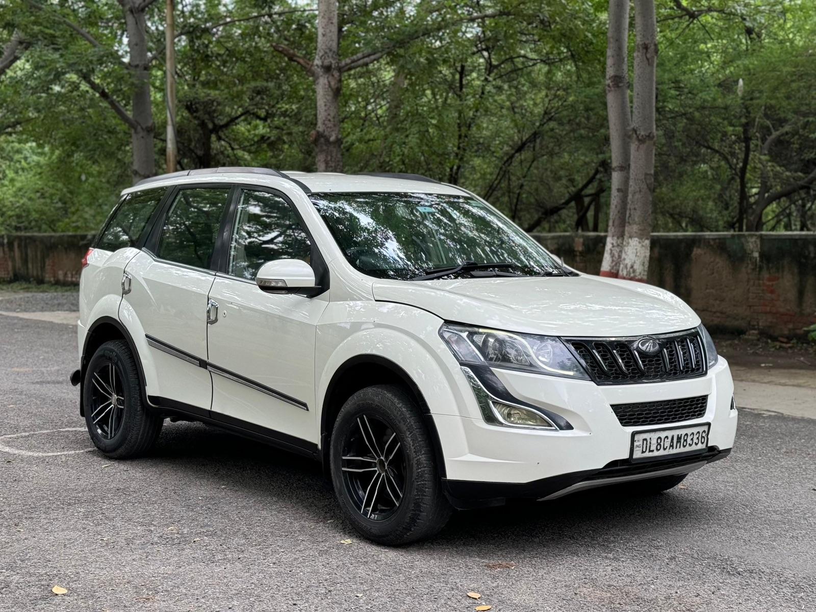 Mahindra XUV 500 W6