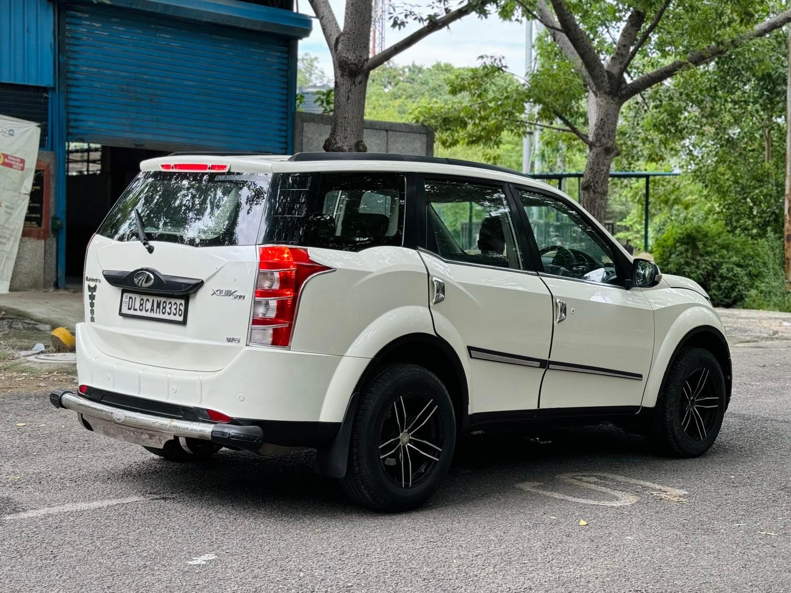 Mahindra XUV 500 W6