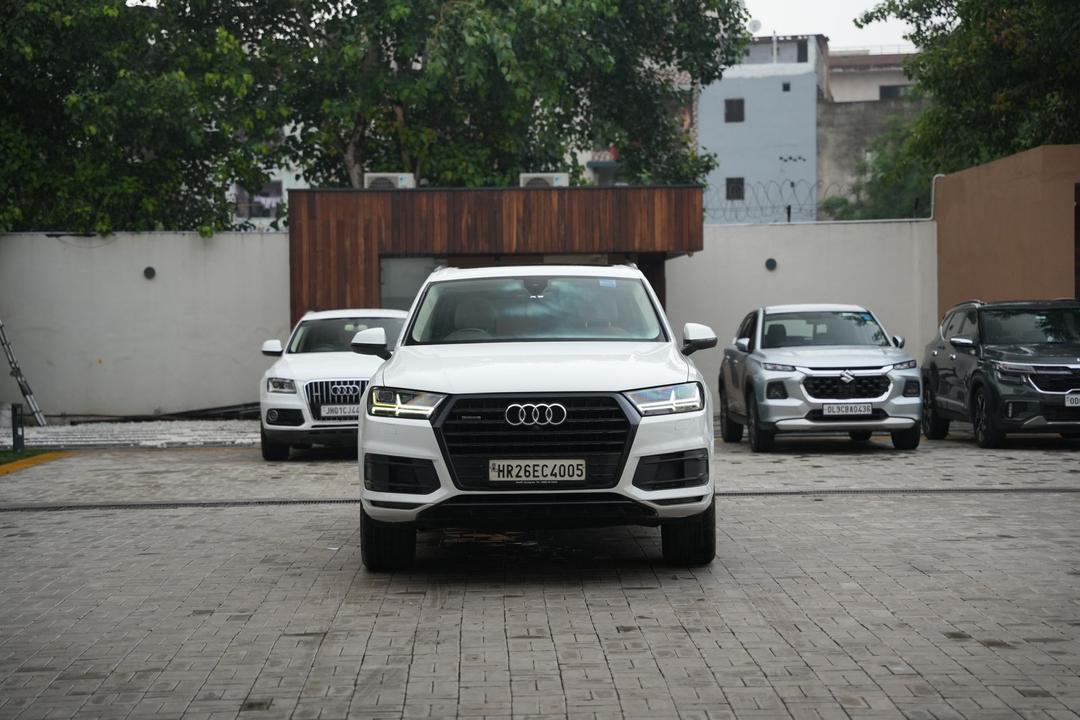 AUDI Q7 2019