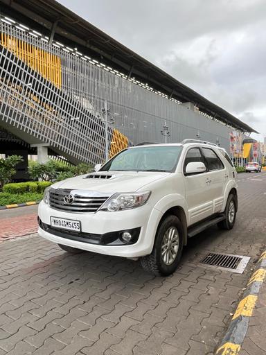 TOYOTA FORTUNER 3.0L 2WD AT