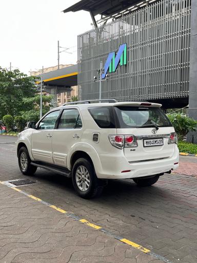 TOYOTA FORTUNER 3.0L 2WD AT