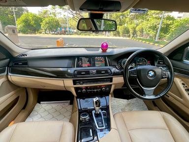 BMW 5-SERIES 520D LUXURY LINE