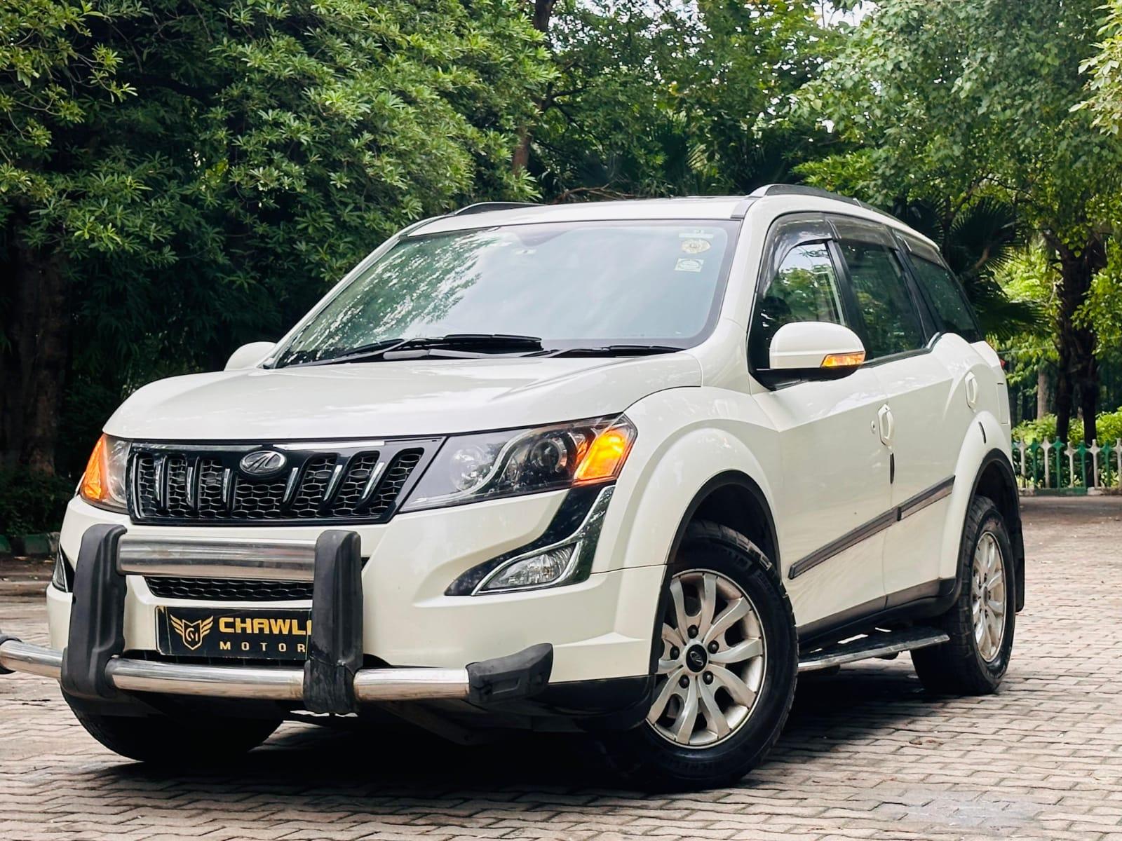 Mahindra XUV W10 with sunroof push model 2017 running 66k DL number