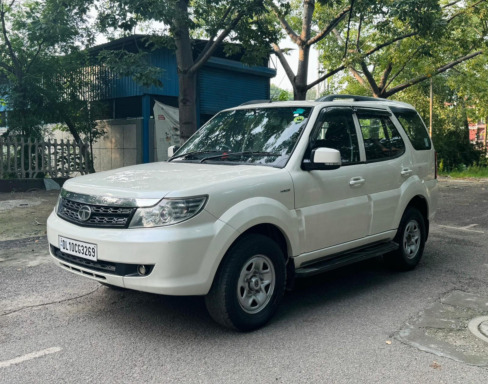 Tata safari storme