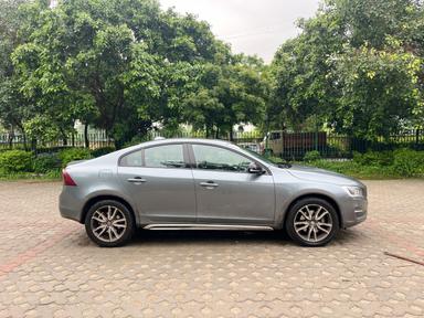 VOLVO S60 D4