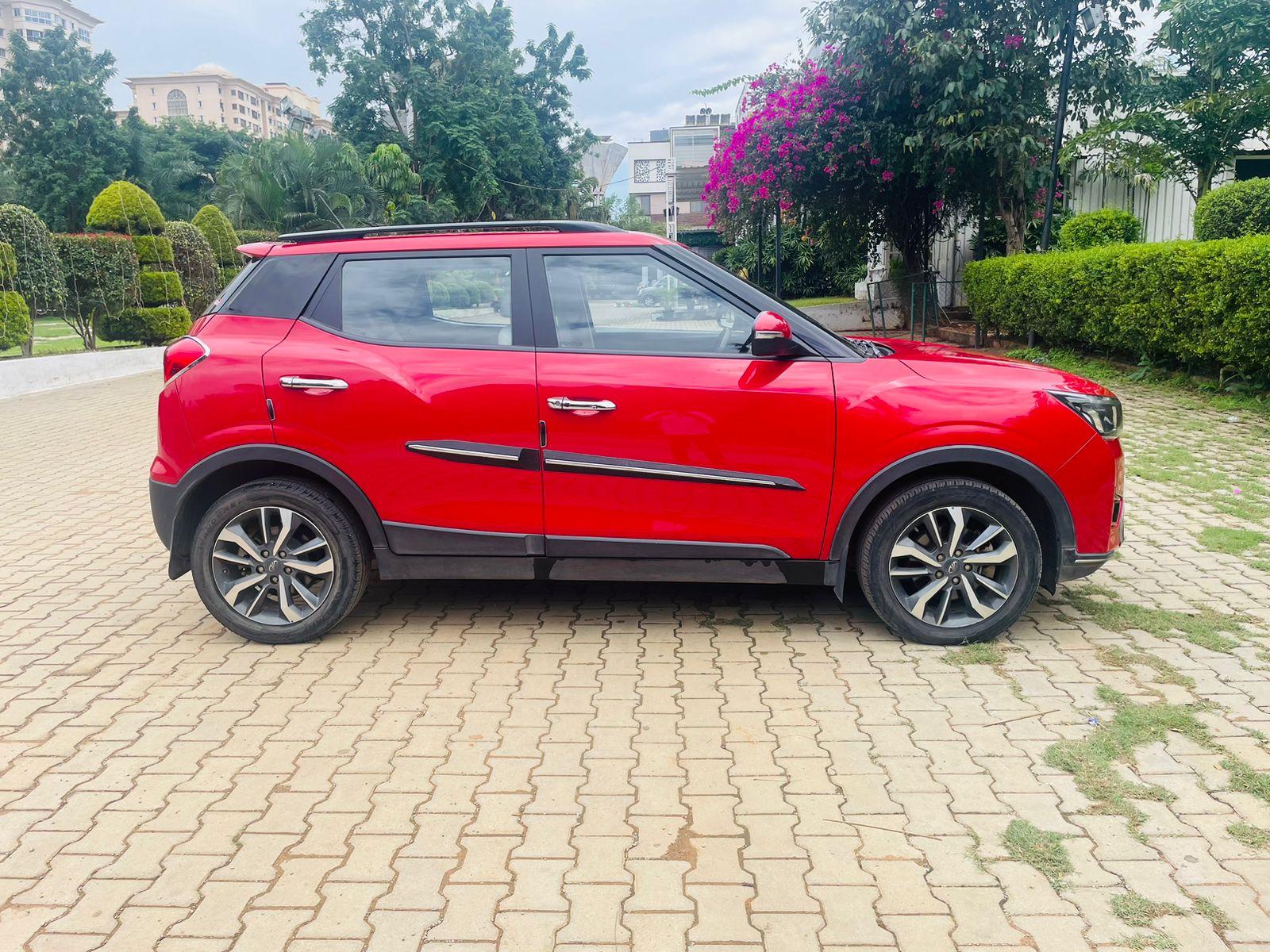 Mahindra XUV300 AT 2021 Diesel W8 Optional Top End