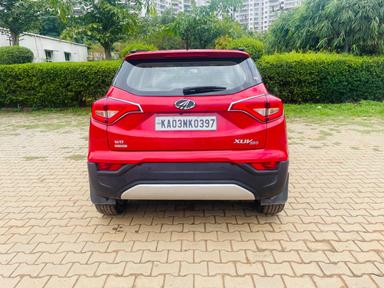 Mahindra XUV300 AT 2021 Diesel W8 Optional Top End