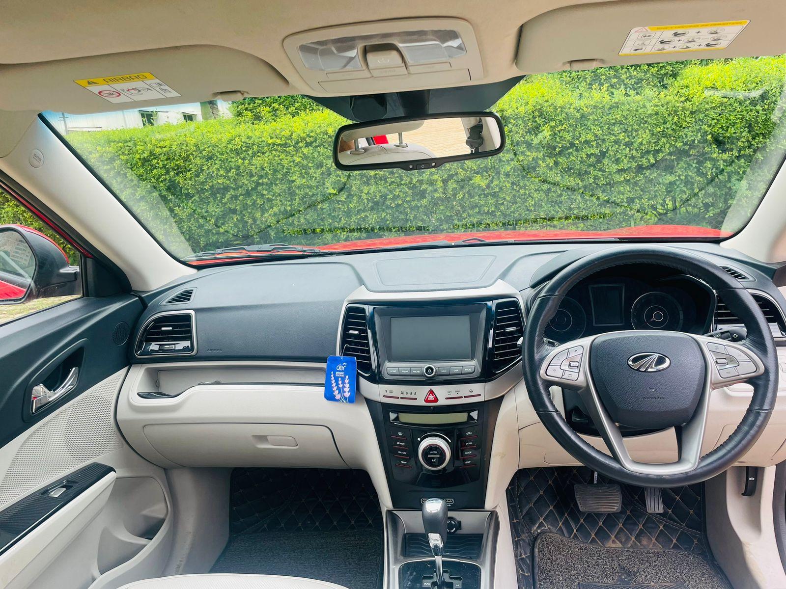 Mahindra XUV300 AT 2021 Diesel W8 Optional Top End