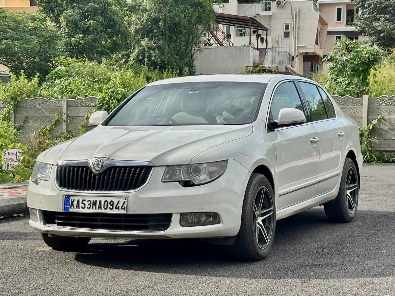 SKODA SUPERB