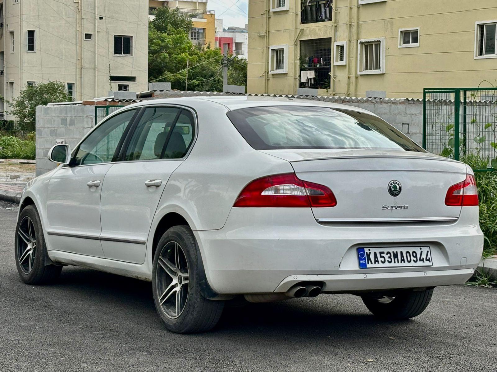 SKODA SUPERB