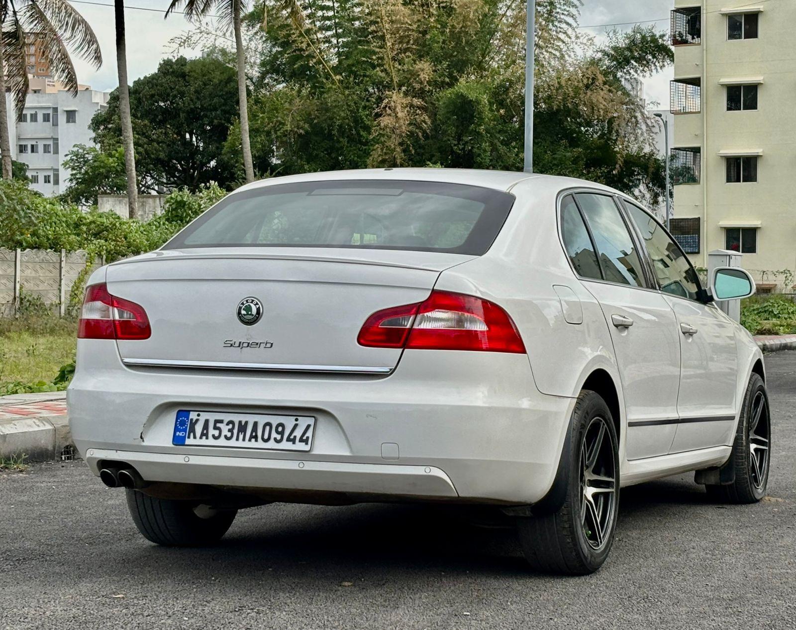 SKODA SUPERB