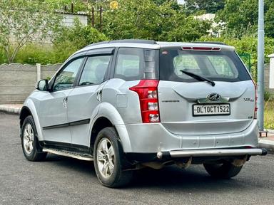 MAHINDRA XUV 500 W8