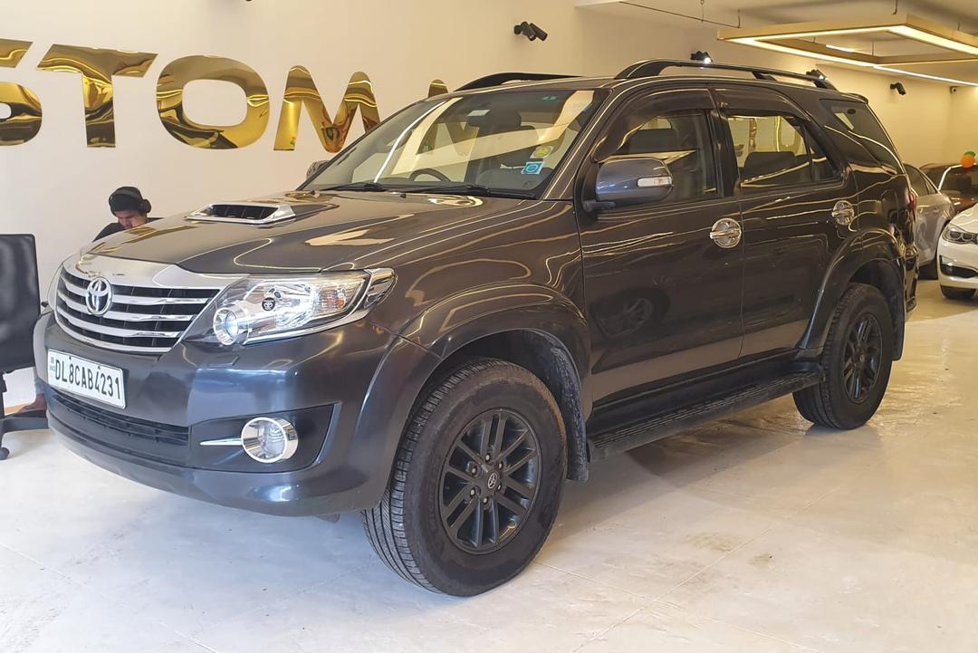 2015 fortuner auto 4*2 Dl