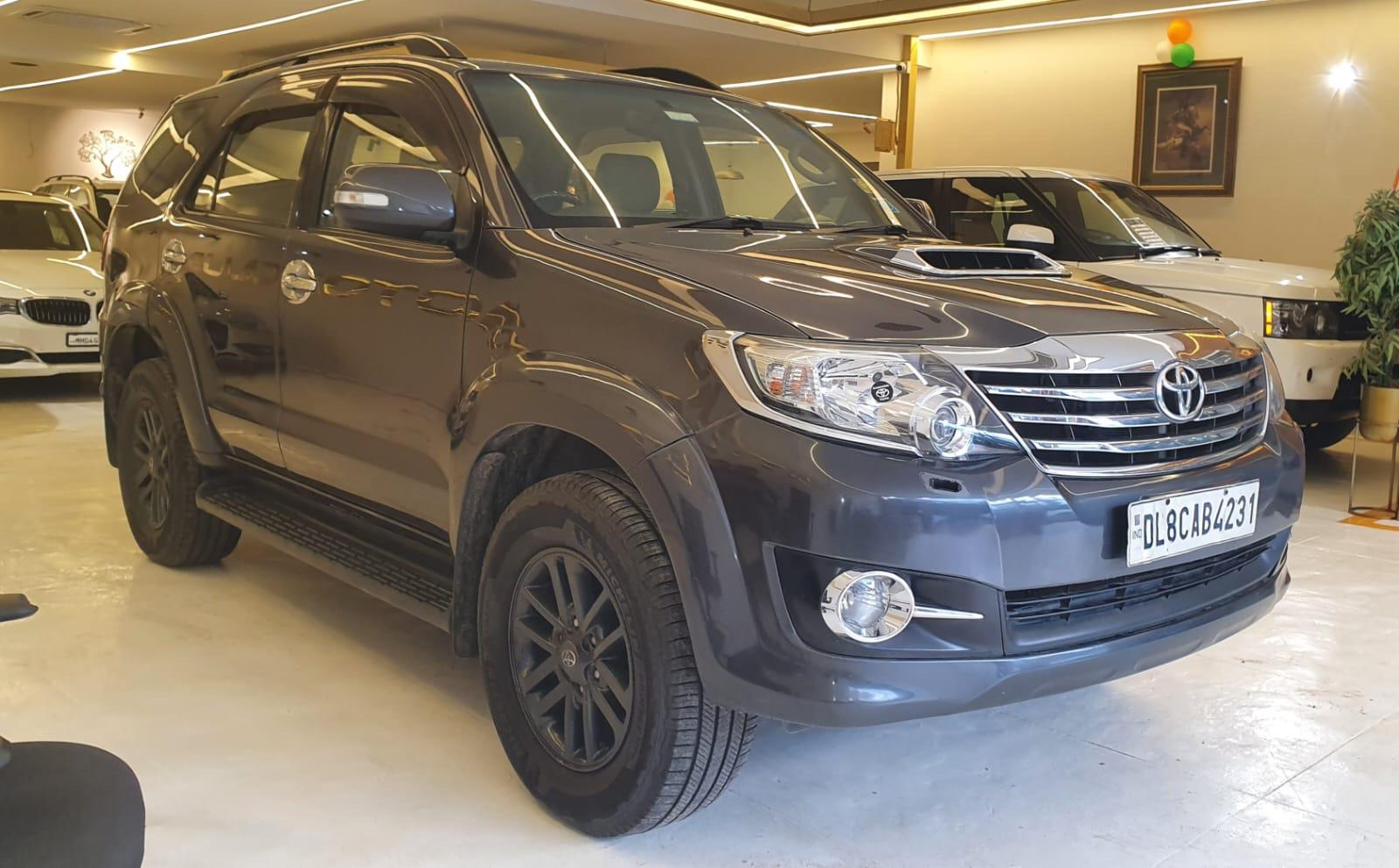 2015 fortuner auto 4*2 Dl