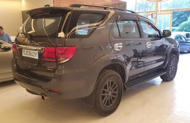 2015 fortuner auto 4*2 Dl