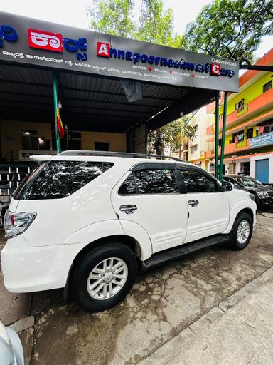 Toyota Fortuner 4x2 MT 2012