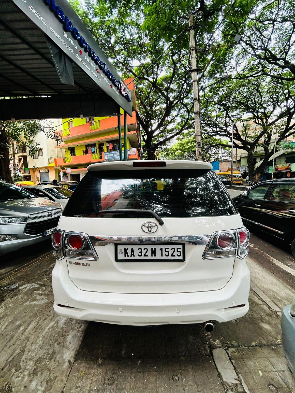 Toyota Fortuner 4x2 MT 2012