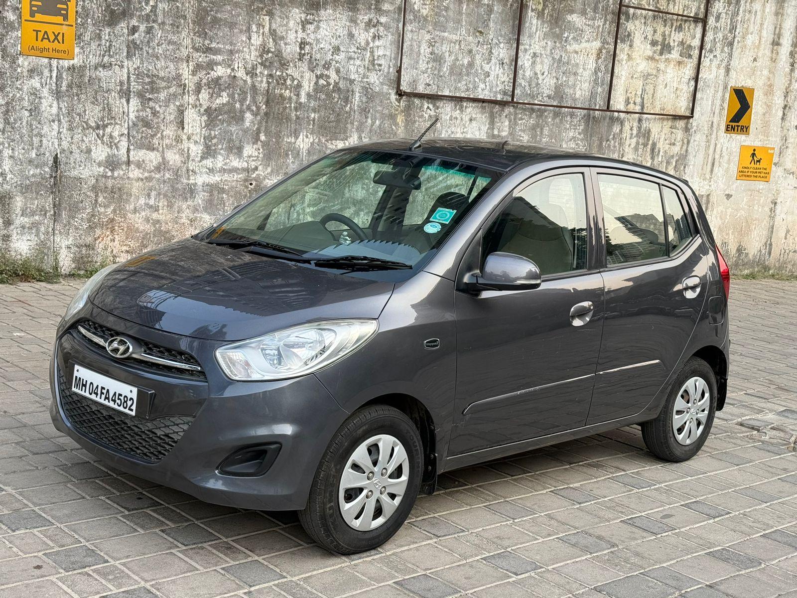 Hyundai i10 Sportz AT
2011