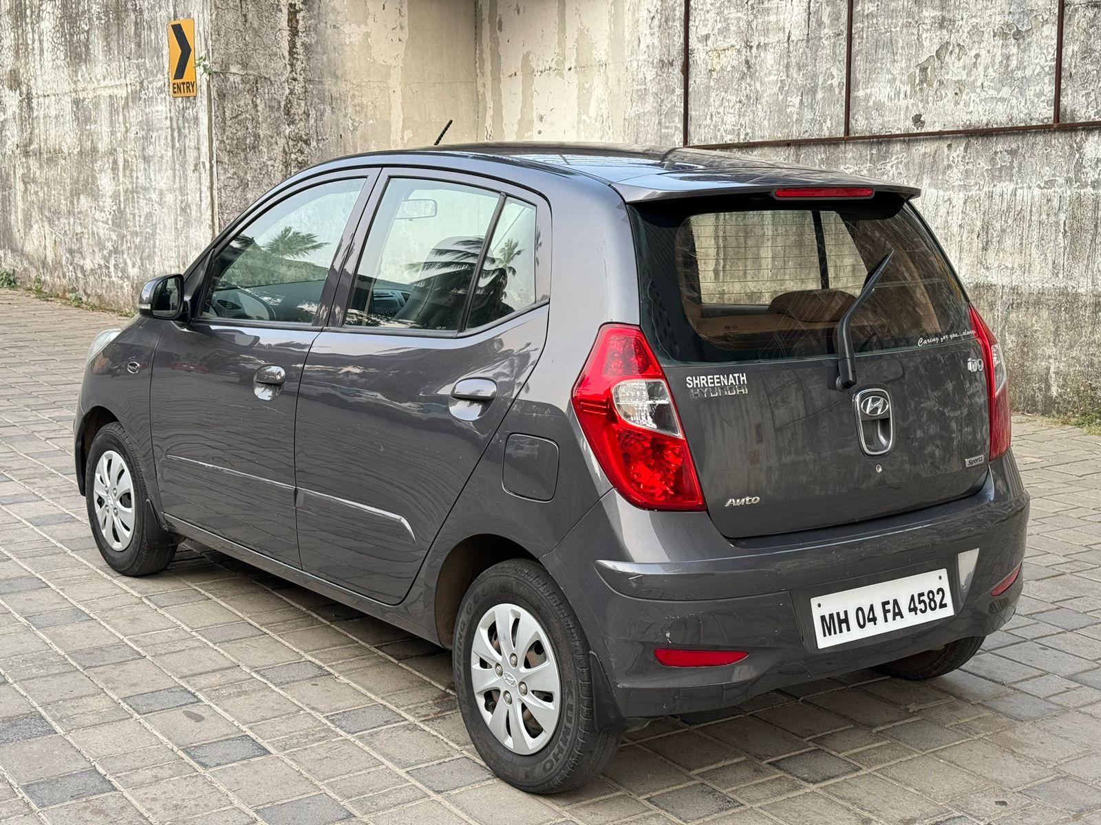 Hyundai i10 Sportz AT
2011