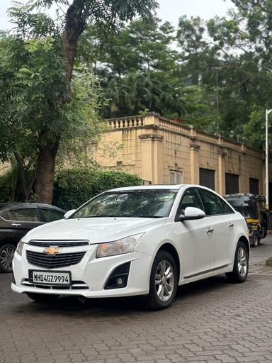 Cruze LTZ TDCI AT
Button Start 
Sunroof 
2015