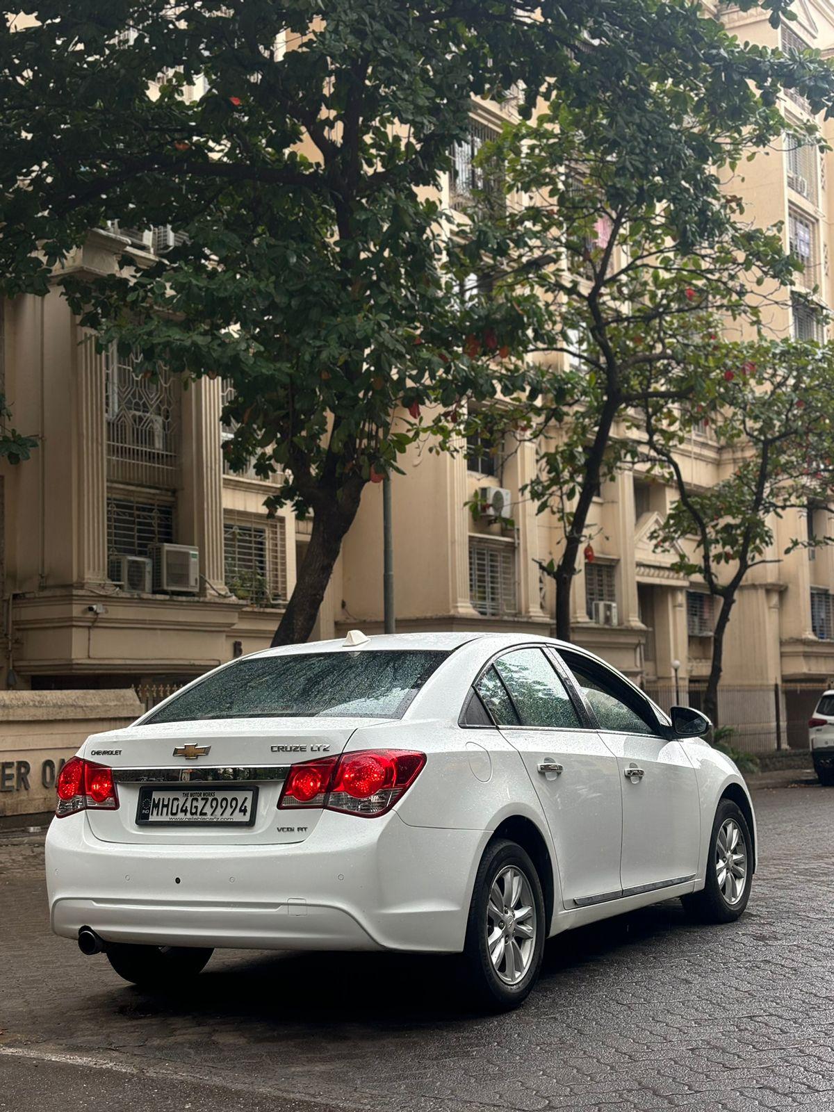 Cruze LTZ TDCI AT
Button Start 
Sunroof 
2015