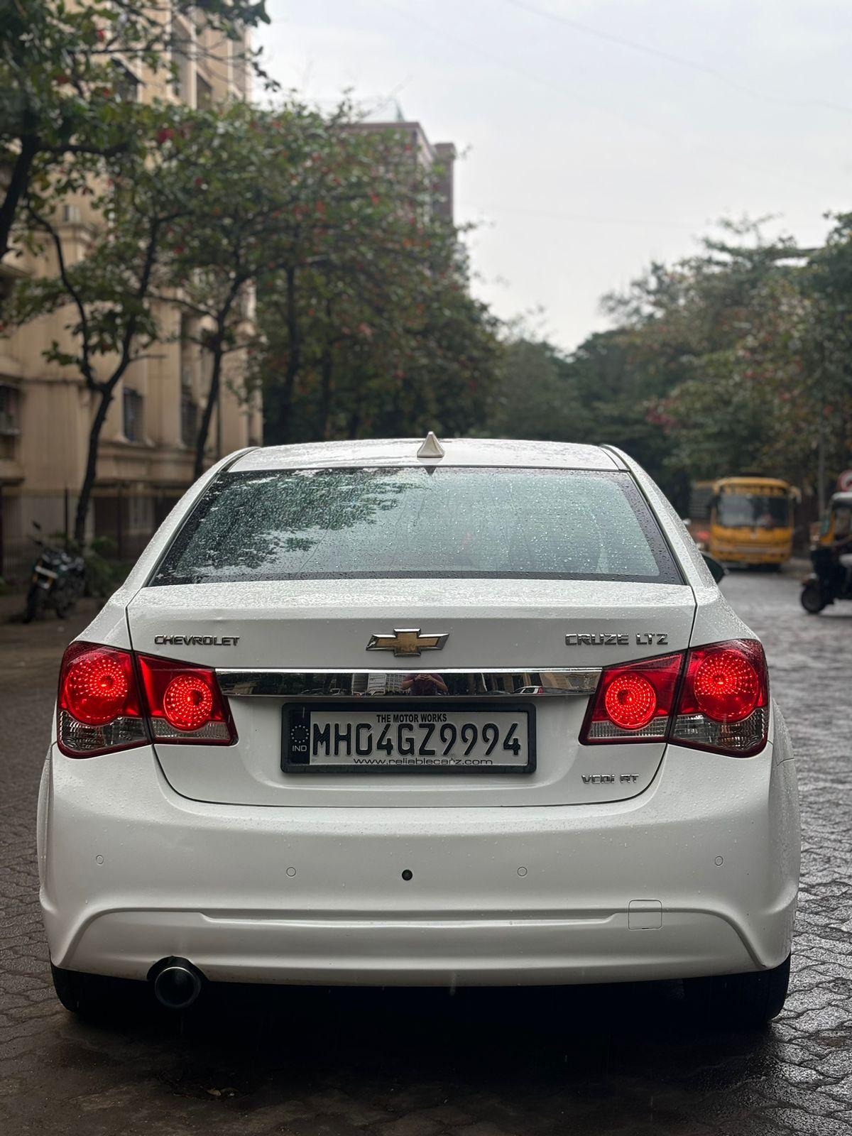 Cruze LTZ TDCI AT
Button Start 
Sunroof 
2015