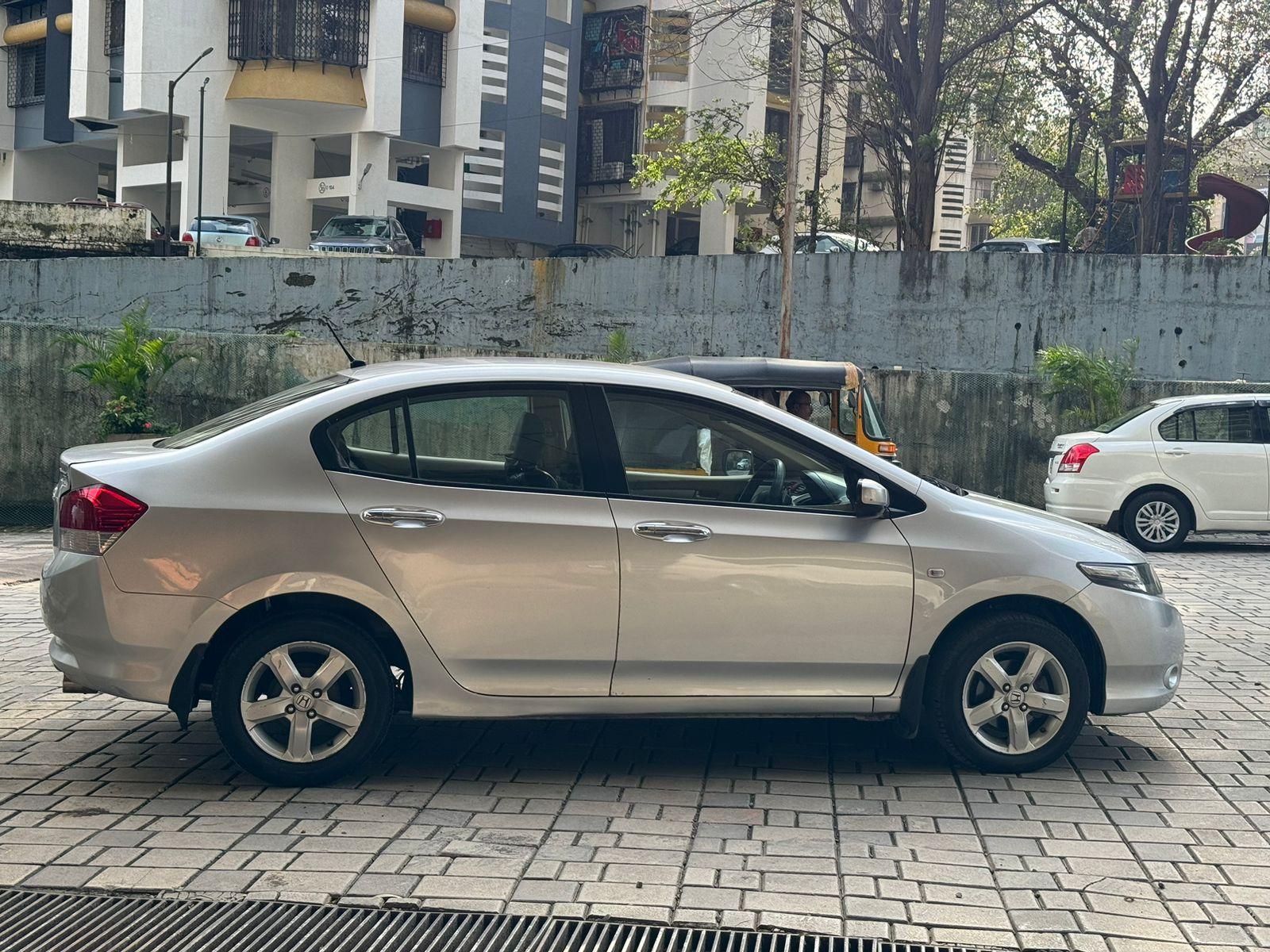 Honda City ivtec V AT 
2009