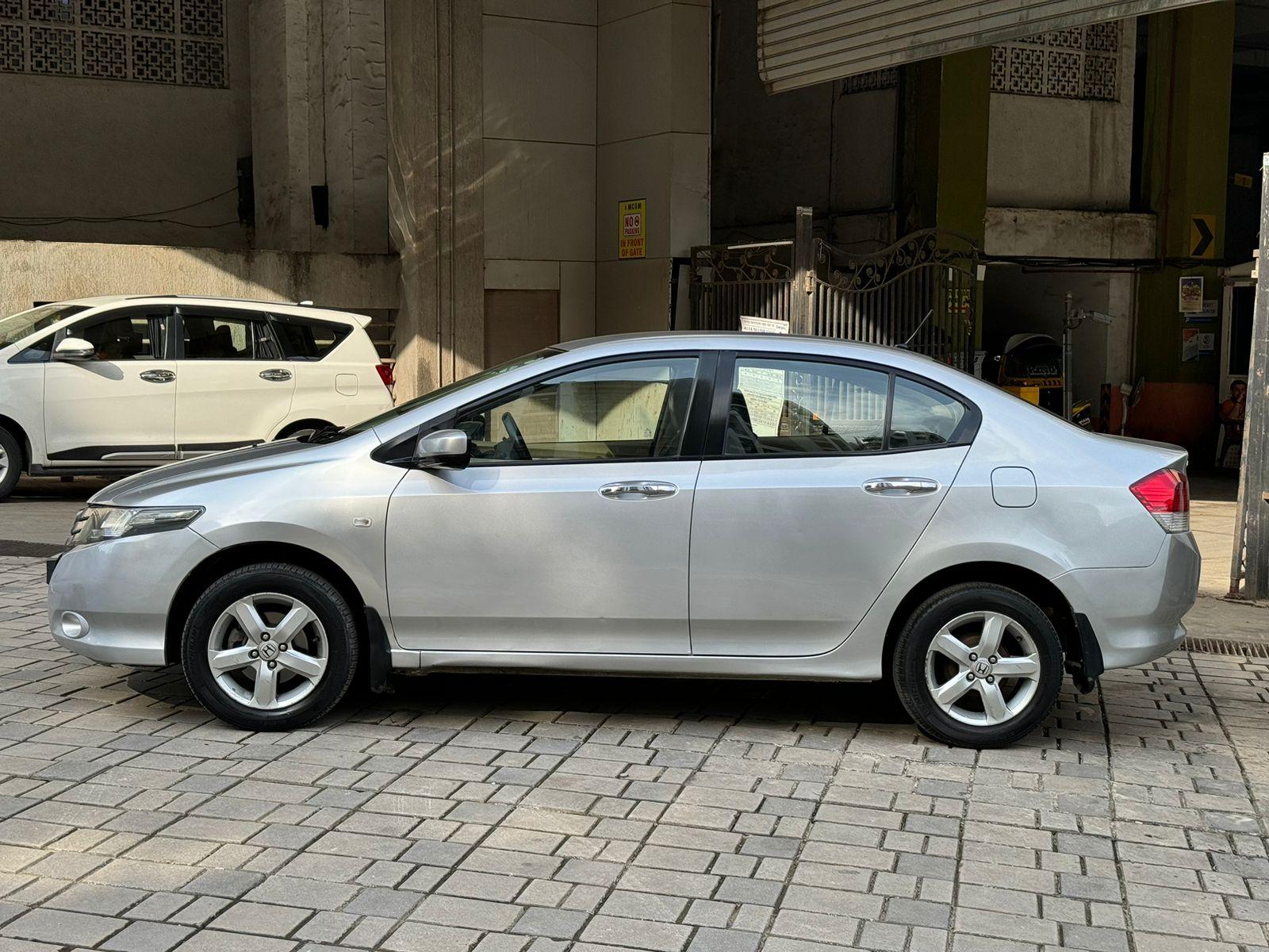 Honda City ivtec V AT 
2009