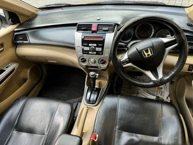 Honda City ivtec V AT 
2009