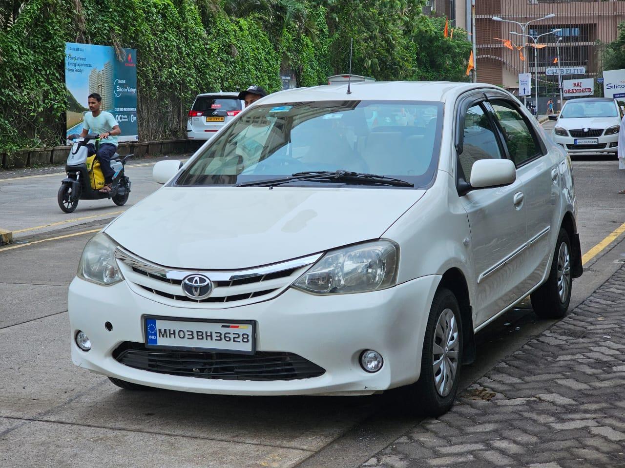 Toyota Etios G
2012