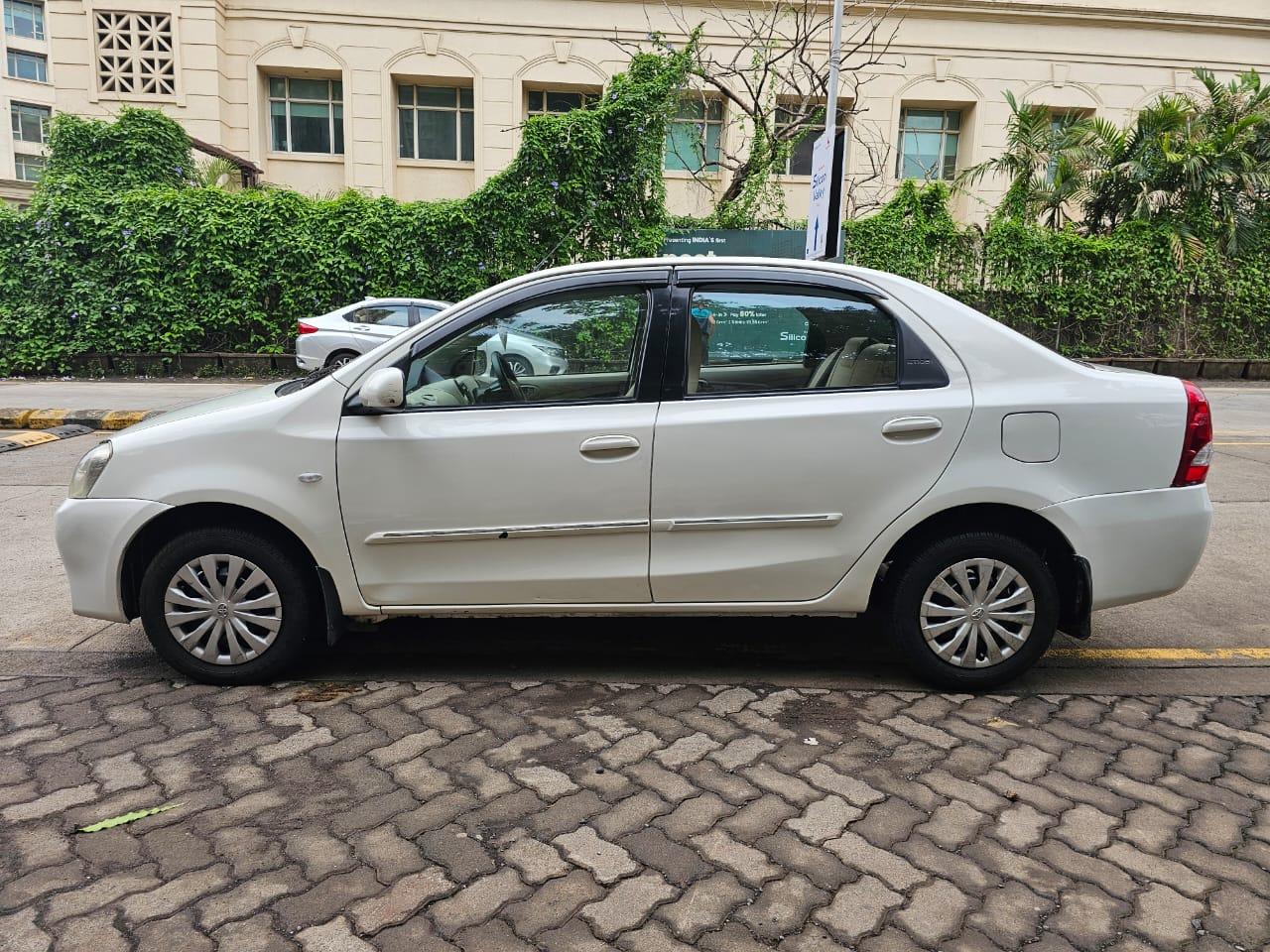 Toyota Etios G
2012