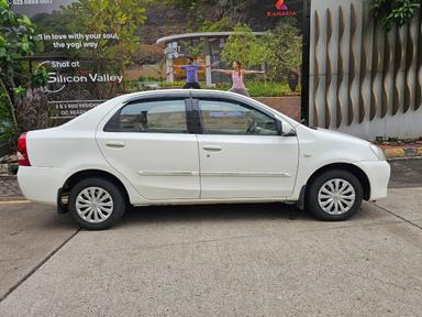 Toyota Etios G
2012