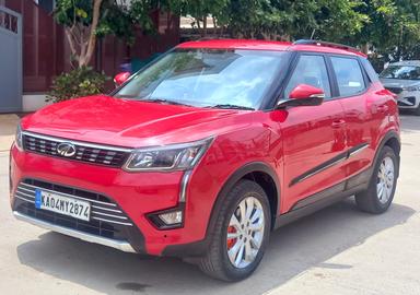 XUV 300 W8