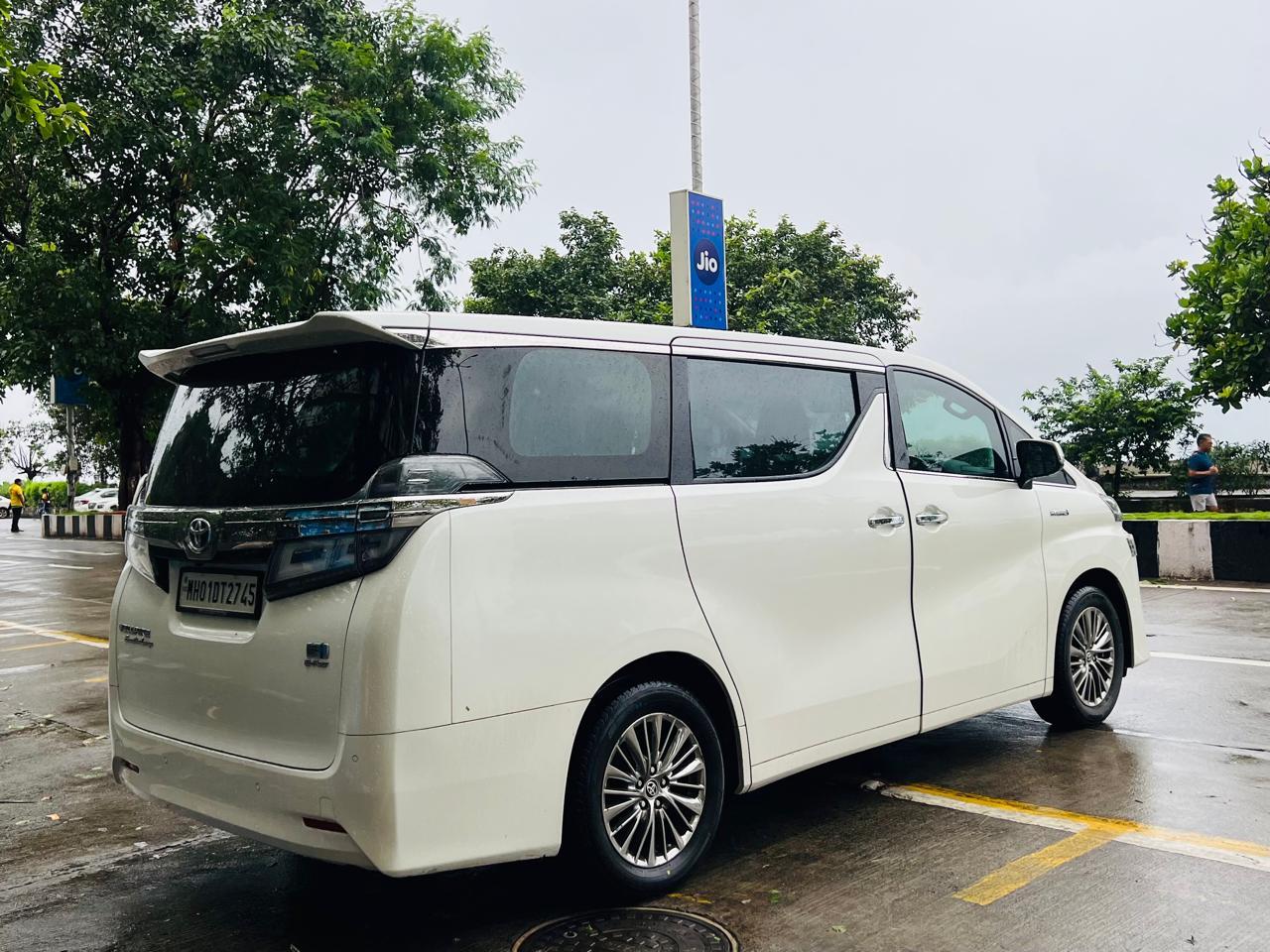 TOYOTA VELLFIRE EXECUTIVE LOUNGE