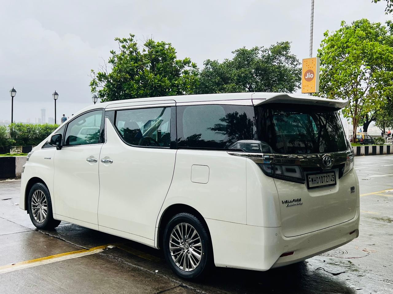 TOYOTA VELLFIRE EXECUTIVE LOUNGE