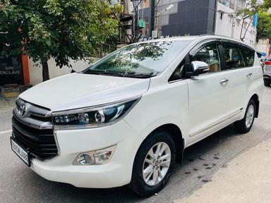 TOYOTA INNOVA CRYSTA 2.4 MANUAL 2017