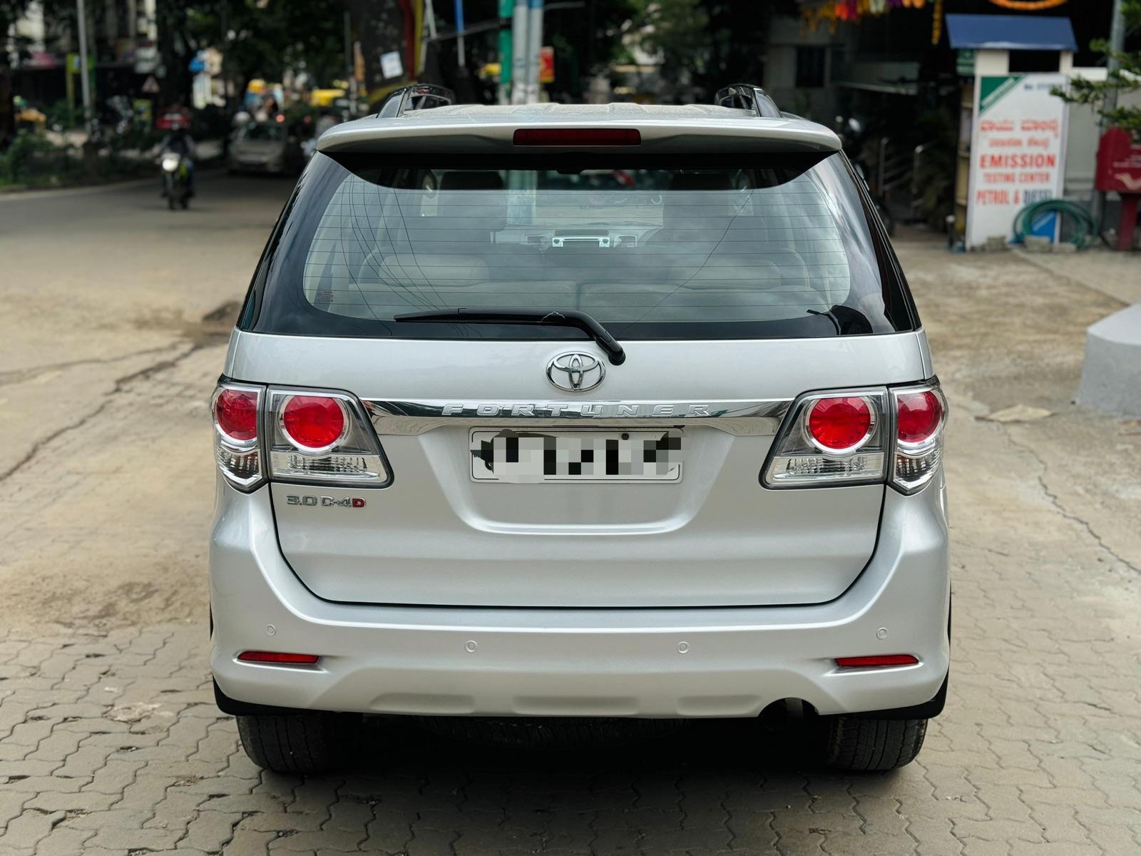 TOYOTA FORTUNER 4X2 MANUAL 2014