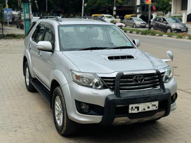 TOYOTA FORTUNER 4X2 MANUAL 2014