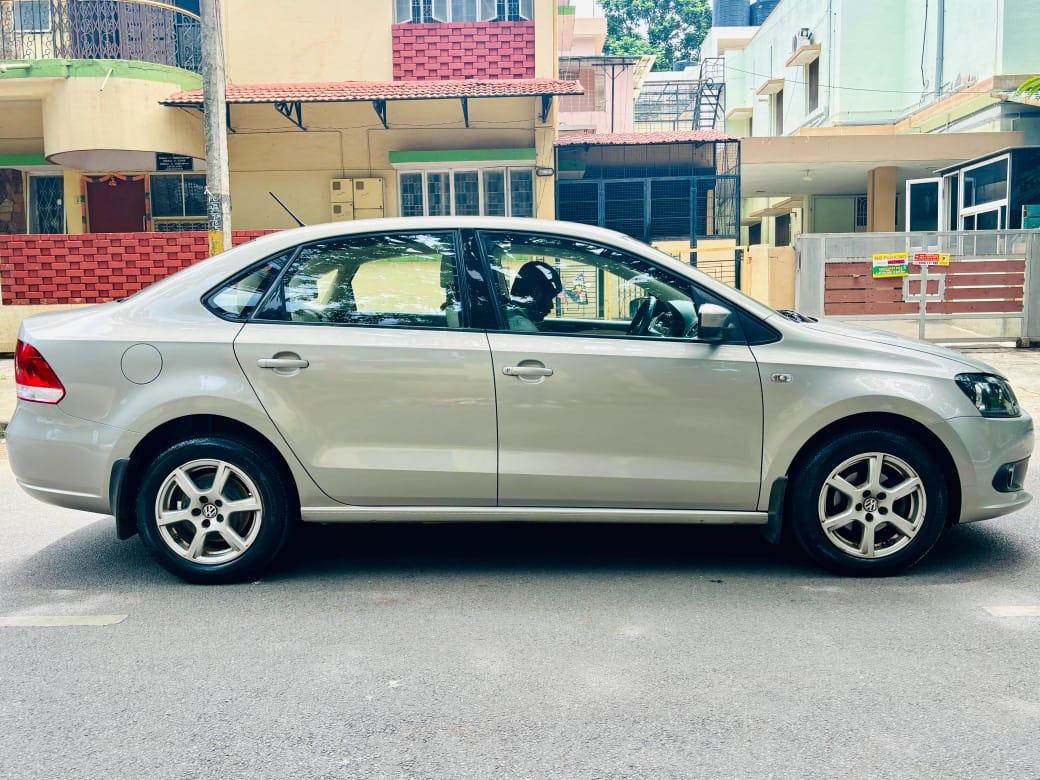 VOLKSWAGEN VENTO HIGH LINE 2014 MT