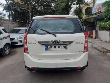 MAHINDRA XUV500 W10 2017 MT