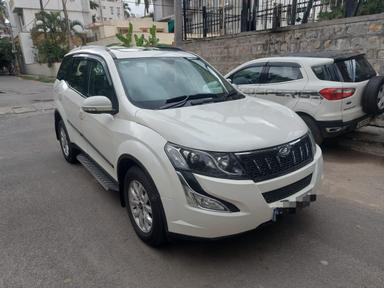 MAHINDRA XUV500 W10 2017 MT