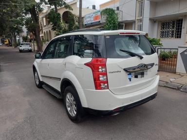 MAHINDRA XUV500 W10 2017 MT