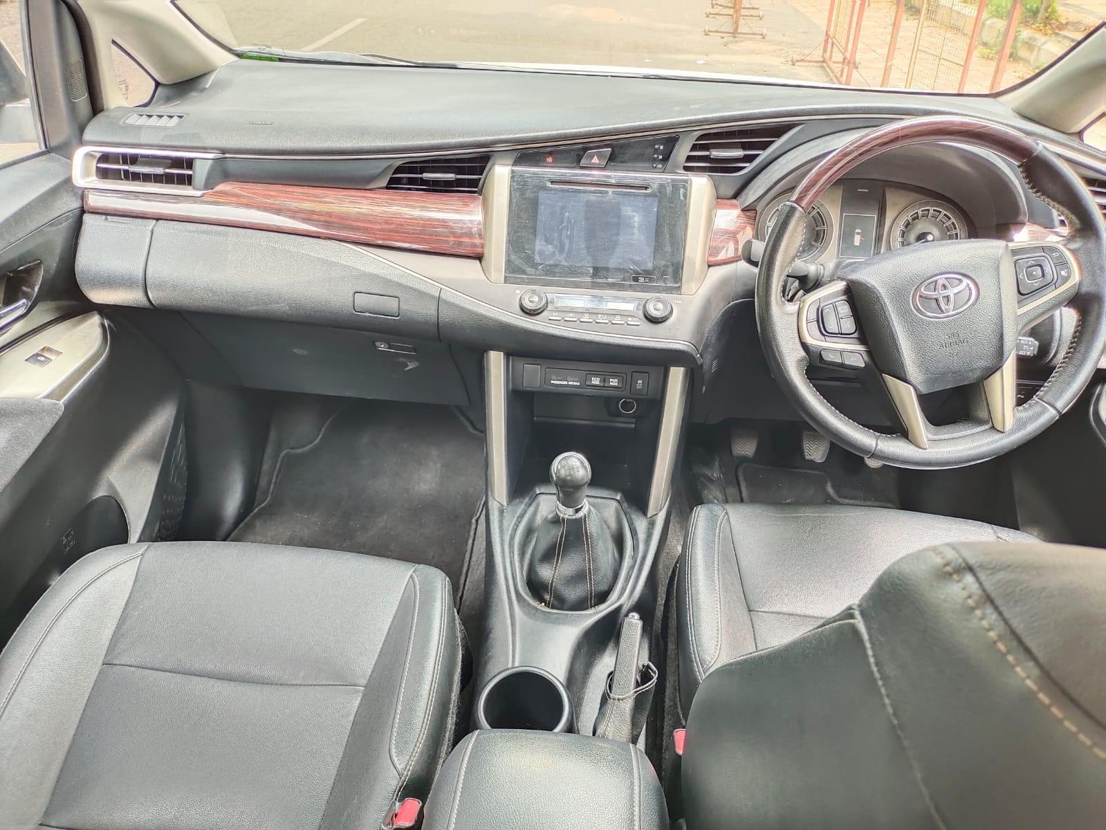 TOYOTA CRYSTA ZX 2.4 MANUAL 2018