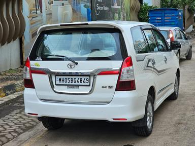 Innova 2.5 V 8 Seater 
2014