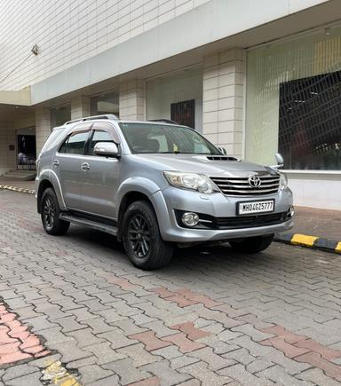 TOYOTA FORTUNER 3.0 2WD AT