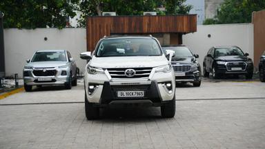 TOYOTA FORTUNER 2018