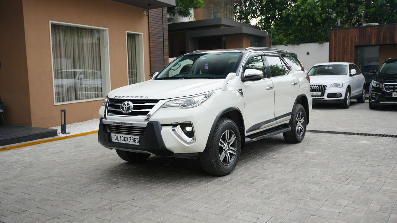 TOYOTA FORTUNER 2018