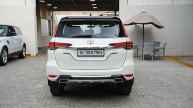 TOYOTA FORTUNER 2018