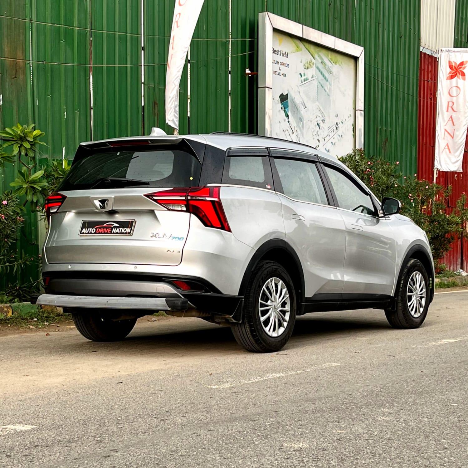 2022 MAHINDRA XUV700