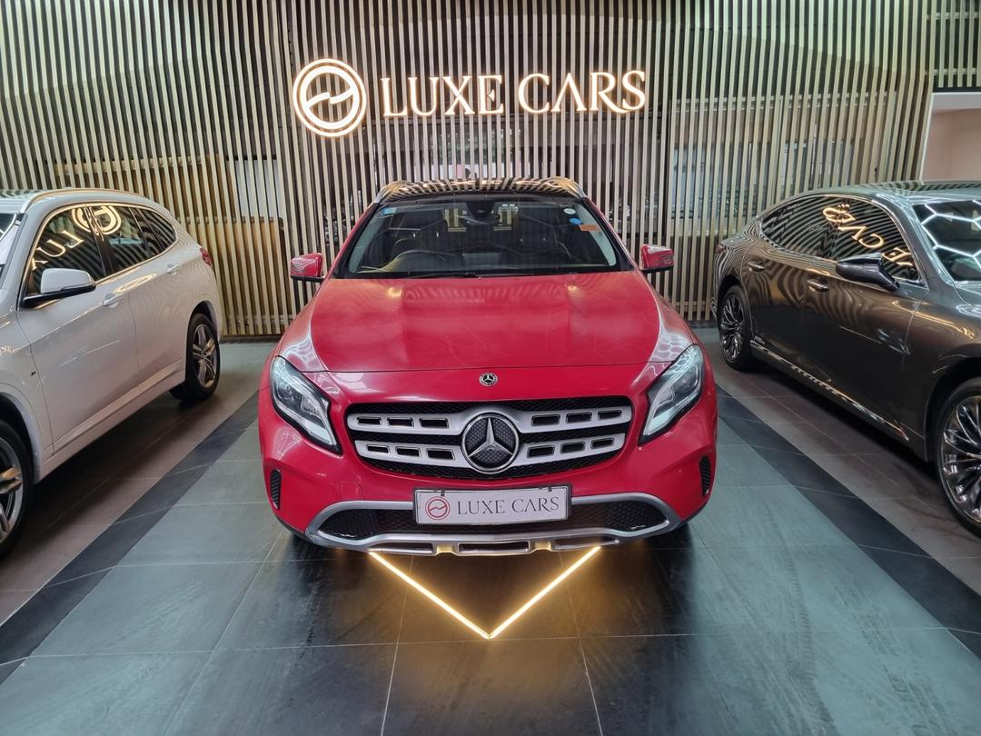 MERCEDES GLA 220D 4 MATIC